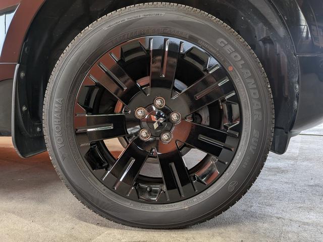デリカＤ：５ ロイヤルエクシード　★新型シャモニーホイール★後席モニター★両側パワスラ★電動リアゲート★オートステップ★シートヒーター★メモリーナビ★フルセグ★ＢＴ★全方位カメラ★クルコン★ブラックバンパー・グリル★シートカバー★（13枚目）
