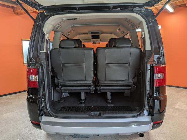 デリカＤ：５ ロイヤルエクシード　★新型シャモニーホイール★後席モニター★両側パワスラ★電動リアゲート★オートステップ★シートヒーター★メモリーナビ★フルセグ★ＢＴ★全方位カメラ★クルコン★ブラックバンパー・グリル★シートカバー★（15枚目）