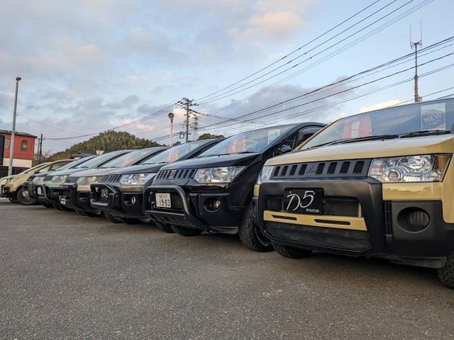 デリカＤ：５ ロイヤルエクシード　★新型シャモニーホイール★後席モニター★両側パワスラ★電動リアゲート★オートステップ★シートヒーター★メモリーナビ★フルセグ★ＢＴ★全方位カメラ★クルコン★ブラックバンパー・グリル★シートカバー★（16枚目）