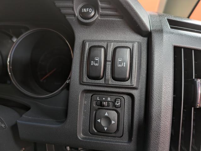 デリカＤ：５ ロイヤルエクシード　★新型シャモニーホイール★後席モニター★両側パワスラ★電動リアゲート★オートステップ★シートヒーター★メモリーナビ★フルセグ★ＢＴ★全方位カメラ★クルコン★ブラックバンパー・グリル★シートカバー★（40枚目）