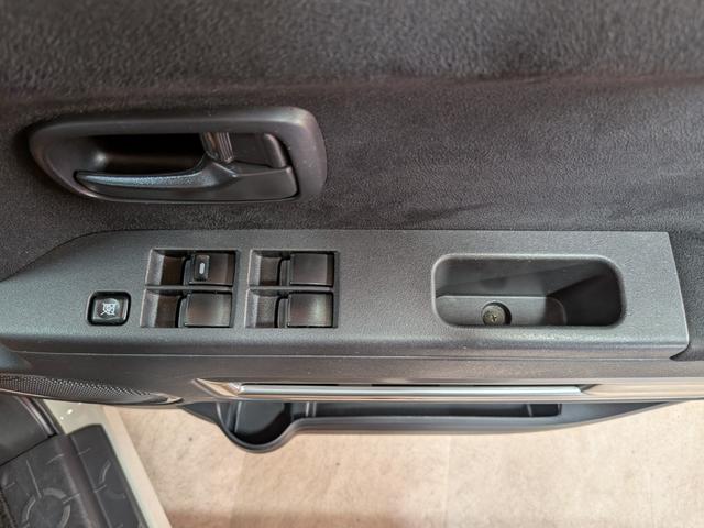 デリカD:5 M ★社外新品アルミホイール★バンパー黒★グリル黒★オープンカントリータイヤ★メモリーナビ★バックカメラ★電動格納ミラー★オートライト★シートヒーター★パワスラ★キーレス★ETC★CD再生★(31枚目)