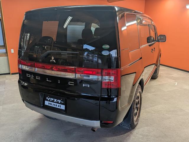 デリカＤ：５ Ｍ　★オールブラック仕様★社外アルミ★グッドリッチタイヤ★バンパープロテクター★バックカメラ★電動格納ミラー★メモリーナビ★ＣＤ再生★キーレス★集中ドアロックオートライト★アイドリングストップ★パワスラ（17枚目）