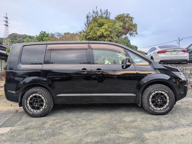 デリカＤ：５ Ｍ　★オールブラック仕様★社外アルミ★グッドリッチタイヤ★バンパープロテクター★バックカメラ★電動格納ミラー★メモリーナビ★ＣＤ再生★キーレス★集中ドアロックオートライト★アイドリングストップ★パワスラ（65枚目）