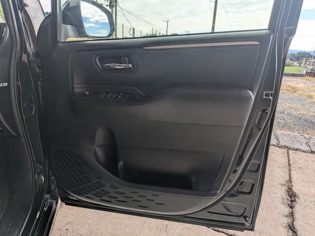 エスクァイア ハイブリッドＧｉ　ブラックテーラード　★ワンオーナー★純正１５インチアルミ★革シート★純正９インチナビ★Ｔｏｙｏｔａ　Ｓａｆｅｔｙ　Ｓｅｎｓｅ　★フルセグＴＶ★Ｂｌｕｅｔｏｏｔｈ★バックカメラ★両側パワスラ★シートヒーター★クルコン★（21枚目）