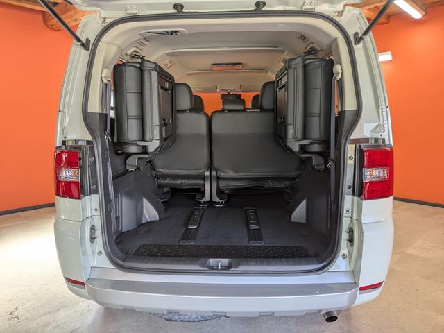 当店はグー鑑定加盟店です。プロの鑑定士が中古車の車両状態を鑑定するサービスです。第三者機関【ＪＡＡＡ】のプロの鑑定師によりチェックを行い、公正にグレードを定めます。