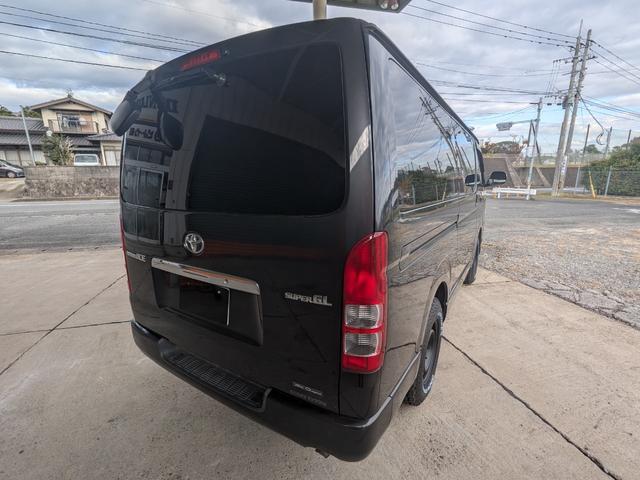 ハイエースバン ロングスーパーＧＬ　★１型★ワンオーナー★新品オープンカントリータイヤ★９インチフローティングナビ★バックカメラ★リアシートベルト★フルセグＴＶ★ＢＴ対応★Ｗエアコン★キーレス★ディーゼルターボ★電格ミラー★両側スライド（7枚目）