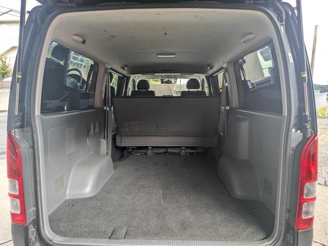 ハイエースバン ロングスーパーＧＬ　★１型★ワンオーナー★新品オープンカントリータイヤ★９インチフローティングナビ★バックカメラ★リアシートベルト★フルセグＴＶ★ＢＴ対応★Ｗエアコン★キーレス★ディーゼルターボ★電格ミラー★両側スライド（8枚目）