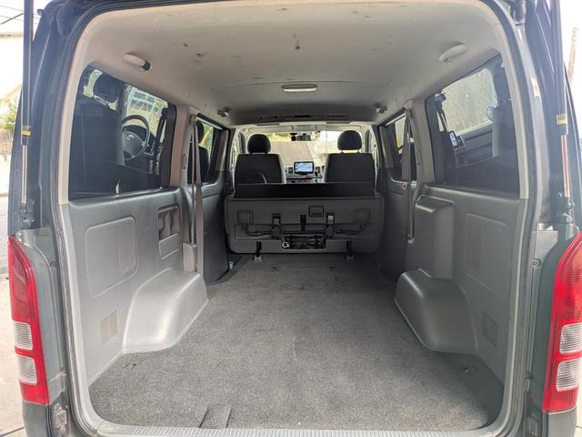 ハイエースバン ロングスーパーＧＬ　★１型★ワンオーナー★新品オープンカントリータイヤ★９インチフローティングナビ★バックカメラ★リアシートベルト★フルセグＴＶ★ＢＴ対応★Ｗエアコン★キーレス★ディーゼルターボ★電格ミラー★両側スライド（9枚目）