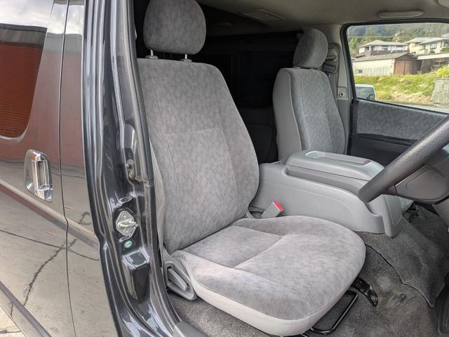 ハイエースバン ロングスーパーＧＬ　★１型★ワンオーナー★新品オープンカントリータイヤ★９インチフローティングナビ★バックカメラ★リアシートベルト★フルセグＴＶ★ＢＴ対応★Ｗエアコン★キーレス★ディーゼルターボ★電格ミラー★両側スライド（12枚目）