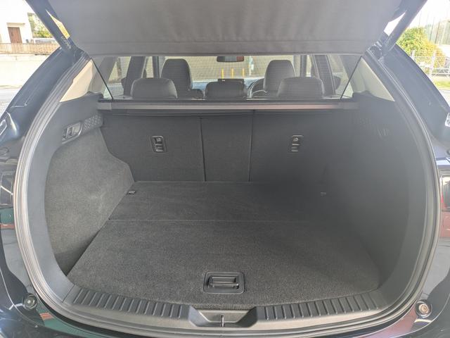 CX-5 XD ブラックトーンエディション ★社外20インチアルミ★ハーフレザーシート★全周囲カメラ★メモリーナビ★クルコン★電格ミラー★電動リアゲート★USB入力★Bluetooth★フルセグ★キーレス★オートライト★シートヒーター★(12枚目)