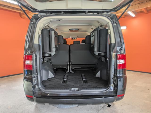 デリカD:5 M ★オールブラック仕様★社外アルミ★フリップダウンモニター★オートライト★電動格納ミラー★メモリーナビ★フルセグ★ETC★キーレス★バックカメラ★Bluetooth★CD/DVD再生★パワスラ★(24枚目)