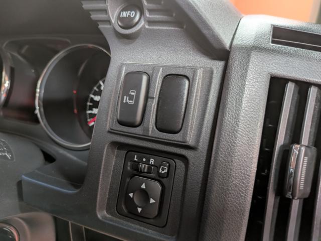 デリカD:5 M ★オールブラック仕様★社外アルミ★フリップダウンモニター★オートライト★電動格納ミラー★メモリーナビ★フルセグ★ETC★キーレス★バックカメラ★Bluetooth★CD/DVD再生★パワスラ★(38枚目)