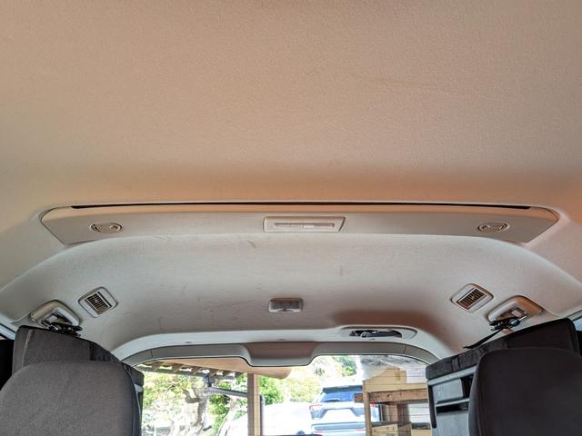 デリカD:5 M ★オールブラック仕様★社外アルミ★フリップダウンモニター★オートライト★電動格納ミラー★メモリーナビ★フルセグ★ETC★キーレス★バックカメラ★Bluetooth★CD/DVD再生★パワスラ★(58枚目)