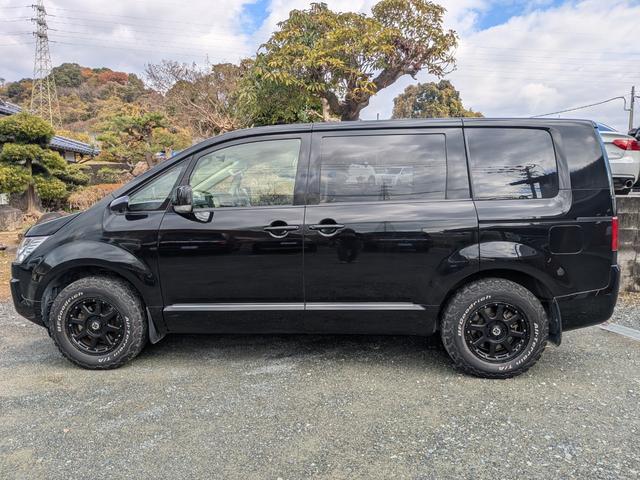 デリカD:5 M ★オールブラック仕様★社外アルミ★フリップダウンモニター★オートライト★電動格納ミラー★メモリーナビ★フルセグ★ETC★キーレス★バックカメラ★Bluetooth★CD/DVD再生★パワスラ★(68枚目)