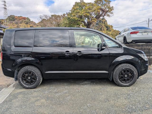 デリカD:5 M ★オールブラック仕様★社外アルミ★フリップダウンモニター★オートライト★電動格納ミラー★メモリーナビ★フルセグ★ETC★キーレス★バックカメラ★Bluetooth★CD/DVD再生★パワスラ★(72枚目)