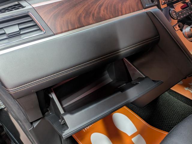 デリカＤ：５ ジャスパー　★新品社外アルミ★両側パワスラ★電動リアゲート★純正１０．１インチナビ★Ｂｌｕｅｔｏｏｔｈ★ＣＤ・ＤＶＤ再生★ＵＳＢ★全方位カメラ★ＥＴＣ★禁煙車★クルコン★シートカバー★シートヒーター★１００Ｖ電源（48枚目）