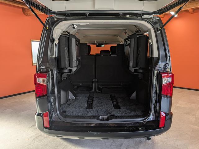 デリカＤ：５ 　★社外新品アルミ★両側パワスラ★電動リアゲート★１０．１インチフローティングナビ★フルセグ★Ｂｌｕｅｔｏｏｔｈ★ＵＳＢ★ＣＤ・ＤＶＤ★全方位カメラ★１００Ｖ電源★電格ミラー★キーレス★シートヒーター★（28枚目）