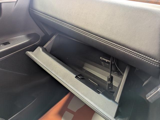 デリカＤ：５ 　★社外新品アルミ★両側パワスラ★電動リアゲート★１０．１インチフローティングナビ★フルセグ★Ｂｌｕｅｔｏｏｔｈ★ＵＳＢ★ＣＤ・ＤＶＤ★全方位カメラ★１００Ｖ電源★電格ミラー★キーレス★シートヒーター★（58枚目）