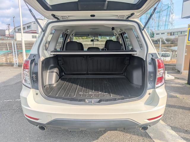 �W���ꂪ���ɂ�����܂��B�O�[�O���ɂă��A�X�^�[�K���[�W�ƌ������������B�o�H�ē��������܂��B�F�l�̂����X���҂����Ă���܂��B