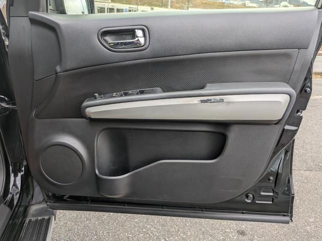 エクストレイル ２０Ｘｔ　４ＷＤ　★純正アルミ★禁煙車★純正ナビ★フルセグＴＶ★ＣＤ・ＤＶＤ再生★Ｂｌｕｅｔｏｏｔｈ★ＵＳＢ入力★ドラレコ★バックカメラ★ＥＴＣ★全席シートヒーター★サイドステップ★ＨＩＤ★ルーフレール★スマートキー★（26枚目）