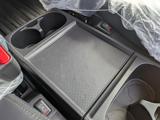 デリカＤ：５ Ｐ　★登録済未使用車★後期型★アルパイン１１インチＢＩＧ－Ｘナビ★フルセグＴＶ★ＢＴ★全方位カメラ★電動ステップ★両側パワスラ★電動ゲート★ＢＳＭ★レーンキープ★オートハイビーム★１００Ｖ電源★純正アルミ（68枚目）