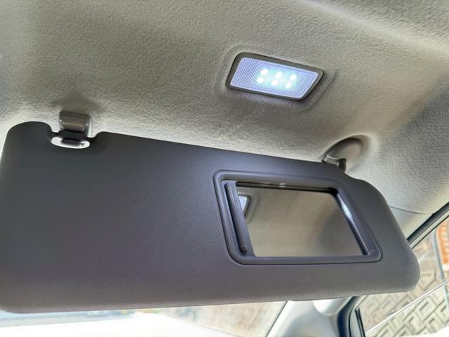 ノア Si 7人乗り 両側電動スライドドア ナビ地デジTV バックカメラ ETC スマートキー プッシュスターター 電動格納ドアミラー オートエアコン HIDヘッドライト 純正アルミホイール(15枚目)