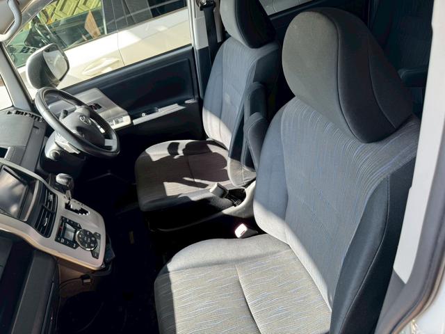 ノア Si 7人乗り 両側電動スライドドア ナビ地デジTV バックカメラ ETC スマートキー プッシュスターター 電動格納ドアミラー オートエアコン HIDヘッドライト 純正アルミホイール(25枚目)