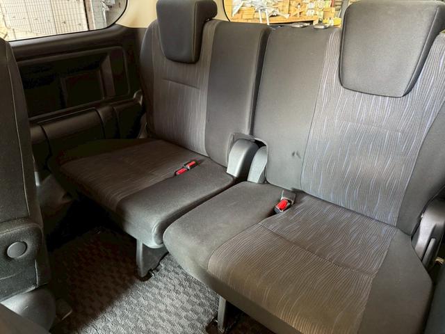 ノア Si 7人乗り 両側電動スライドドア ナビ地デジTV バックカメラ ETC スマートキー プッシュスターター 電動格納ドアミラー オートエアコン HIDヘッドライト 純正アルミホイール(27枚目)