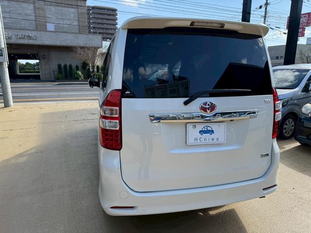 ノア Si 7人乗り 両側電動スライドドア ナビ地デジTV バックカメラ ETC スマートキー プッシュスターター 電動格納ドアミラー オートエアコン HIDヘッドライト 純正アルミホイール(32枚目)