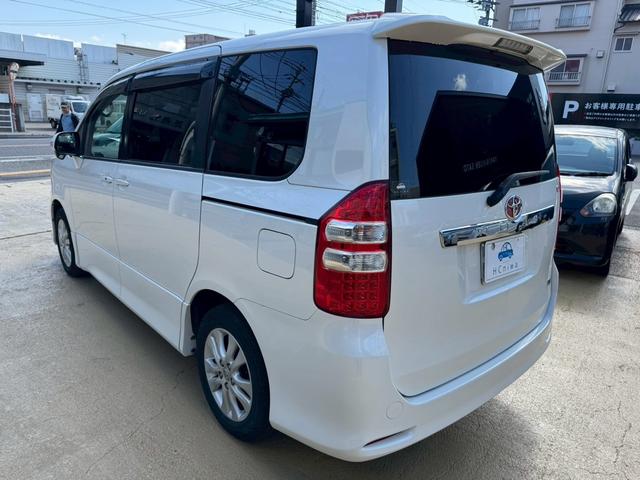 ノア Si 7人乗り 両側電動スライドドア ナビ地デジTV バックカメラ ETC スマートキー プッシュスターター 電動格納ドアミラー オートエアコン HIDヘッドライト 純正アルミホイール(33枚目)