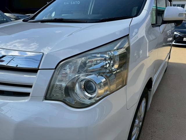 ノア Si 7人乗り 両側電動スライドドア ナビ地デジTV バックカメラ ETC スマートキー プッシュスターター 電動格納ドアミラー オートエアコン HIDヘッドライト 純正アルミホイール(35枚目)