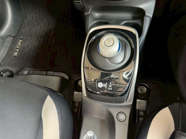 ノート ｅ－パワー　Ｘ　ナビ地デジＴＶ　アラウンドビューモニター　Ｂｌｕｅｔｏｏｔｈ　ドライブレコーダー　ＥＴＣ　インテリジェントキー　衝突方軽減ブレーキ　レーンアシスト（14枚目）