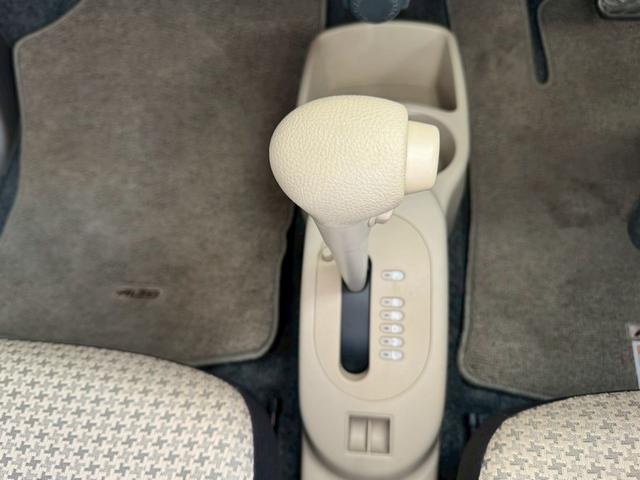 アルト Ｆ　キーレスエントリー　ＣＤデッキ　オートマ車　運転席助手席エアバック（10枚目）