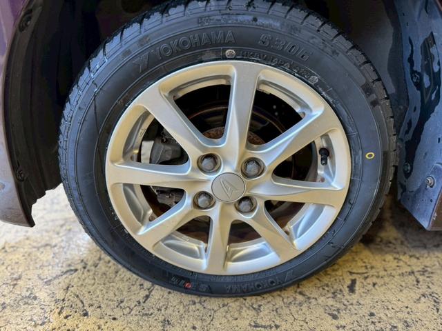 タント Ｇスペシャル　アイドリングストップ　片側電動スライドドア　スマートキー　ＥＴＣ　ＤＶＤ再生　オートエアコン　電動格納ドアミラー　ベンチシート　純正１４インチアルミホイール（35枚目）