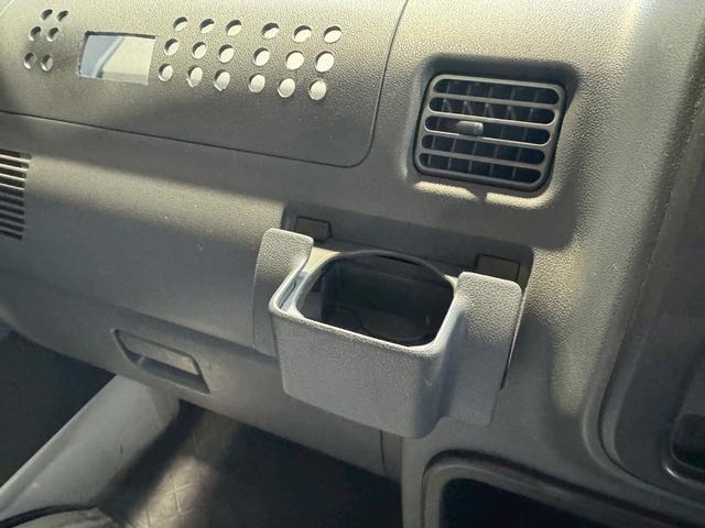 ハイゼットトラック ジャンボ　車検令和９年８月　５速ミッション　キーレスエントリー　パワーウィンド　エアコン　パワーステアリング　三方開　積載可能量３５０ｋｇ（12枚目）