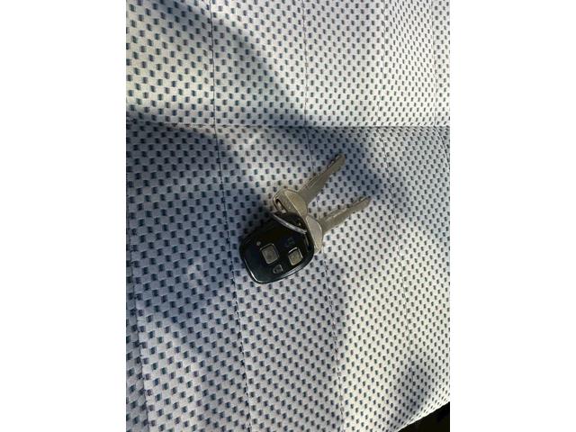 ハイゼットトラック ジャンボ　車検令和９年８月　５速ミッション　キーレスエントリー　パワーウィンド　エアコン　パワーステアリング　三方開　積載可能量３５０ｋｇ（16枚目）