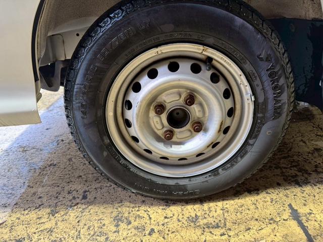 ハイゼットトラック ジャンボ　車検令和９年８月　５速ミッション　キーレスエントリー　パワーウィンド　エアコン　パワーステアリング　三方開　積載可能量３５０ｋｇ（25枚目）