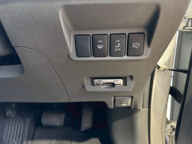 プリウスアルファ Sツーリングセレクション ナビ ETC スマートキー プッシュスターター 電動格納ドアミラー LEDヘッドライト 純正17インチアルミホイール(8枚目)