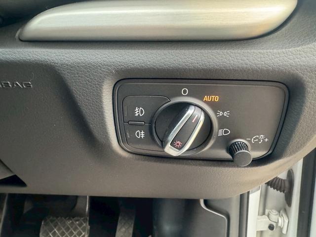 A3セダン 1.4TFSIシリンダーオンデマンド Sライン 純正ナビ Bluetooth オートライト HIDヘッドライト アイドリングストップ 横滑り防止装置 クリアランスソナー(16枚目)