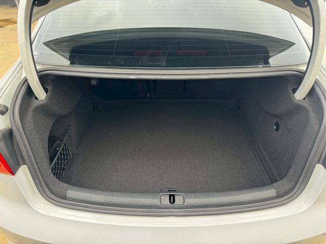 A3セダン 1.4TFSIシリンダーオンデマンド Sライン 純正ナビ Bluetooth オートライト HIDヘッドライト アイドリングストップ 横滑り防止装置 クリアランスソナー(26枚目)