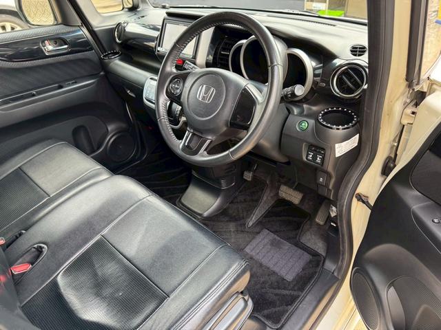 Ｎ－ＢＯＸカスタム Ｇ　ＳＳパッケージ　両側電動スライドドア　ナビ地デジＴＶ　バックカメラ　Ｂｌｕｅｔｏｏｔｈ　スマートキー　ＥＴＣ　プッシュスターター　ＨＩＤヘッドライト　純正エアロ　純正アルミホイール（5枚目）