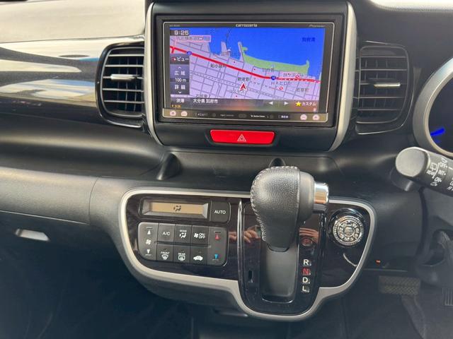 Ｎ－ＢＯＸカスタム Ｇ　ＳＳパッケージ　両側電動スライドドア　ナビ地デジＴＶ　バックカメラ　Ｂｌｕｅｔｏｏｔｈ　スマートキー　ＥＴＣ　プッシュスターター　ＨＩＤヘッドライト　純正エアロ　純正アルミホイール（7枚目）