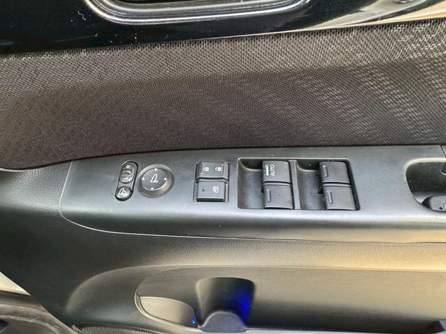 Ｎ－ＢＯＸカスタム Ｇ　ＳＳパッケージ　両側電動スライドドア　ナビ地デジＴＶ　バックカメラ　Ｂｌｕｅｔｏｏｔｈ　スマートキー　ＥＴＣ　プッシュスターター　ＨＩＤヘッドライト　純正エアロ　純正アルミホイール（13枚目）