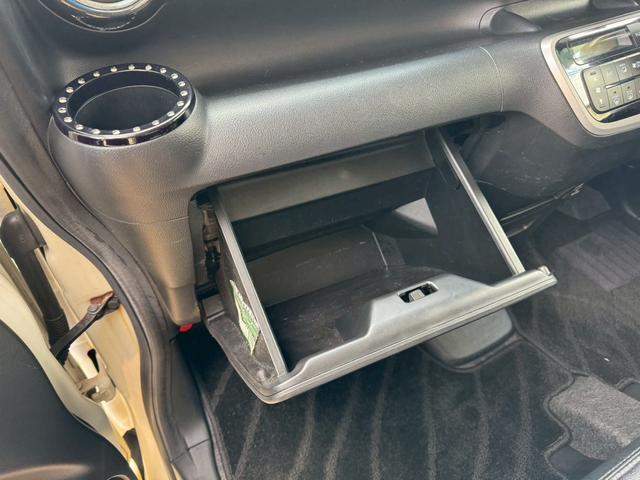 Ｎ－ＢＯＸカスタム Ｇ　ＳＳパッケージ　両側電動スライドドア　ナビ地デジＴＶ　バックカメラ　Ｂｌｕｅｔｏｏｔｈ　スマートキー　ＥＴＣ　プッシュスターター　ＨＩＤヘッドライト　純正エアロ　純正アルミホイール（16枚目）