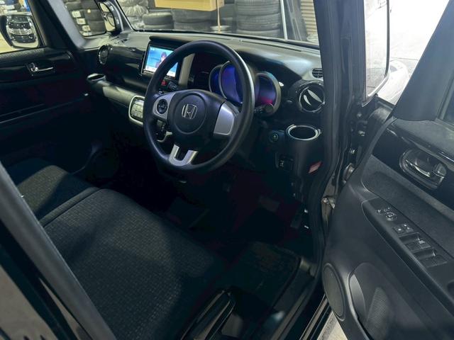 Ｎ－ＢＯＸカスタム Ｇ・Ｌパッケージ　ドライブレコーダー　ナビ地デジＴＶ　バックカメラ　Ｂｌｕｅｔｏｏｔｈ　スマートキー　ＥＴＣ　プッシュスターター　片側電動スライドドア　ＨＩＤヘッドライト　純正エアロ　純正アルミホイール（5枚目）