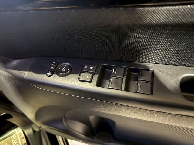 Ｎ－ＢＯＸカスタム Ｇ・Ｌパッケージ　ドライブレコーダー　ナビ地デジＴＶ　バックカメラ　Ｂｌｕｅｔｏｏｔｈ　スマートキー　ＥＴＣ　プッシュスターター　片側電動スライドドア　ＨＩＤヘッドライト　純正エアロ　純正アルミホイール（16枚目）