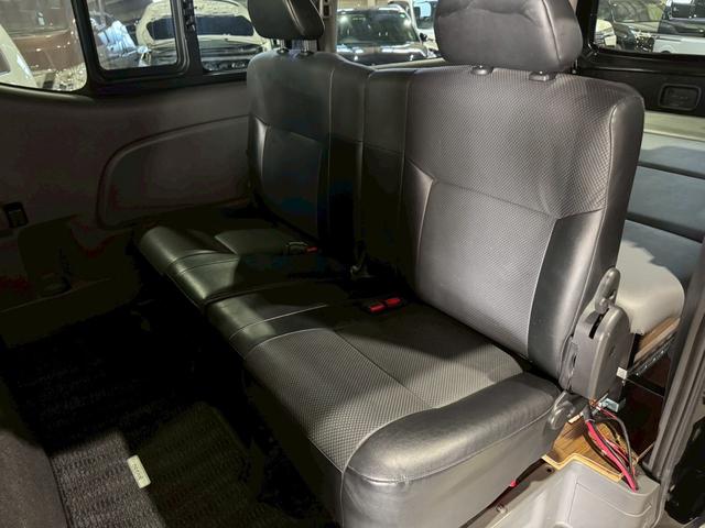 ���X�^�b�t���P��P�䒚�J�Ɏ��Ԃ��|���ēW���E�[�ԏ�����v���܂��B�v���̋Z���l�܂��Ă���܂��B