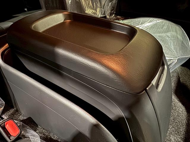 ハイエースバン ロングスーパーＧＬ　ダークプライムＳ　登録済未使用車　モデリスタエアロ　ＬＥＤヘッドライト　１５インチＡＷ　両側電動スライドドア　スマートキー　プッシュスターター　オートマチックハイビーム　レーンアシスト（11枚目）