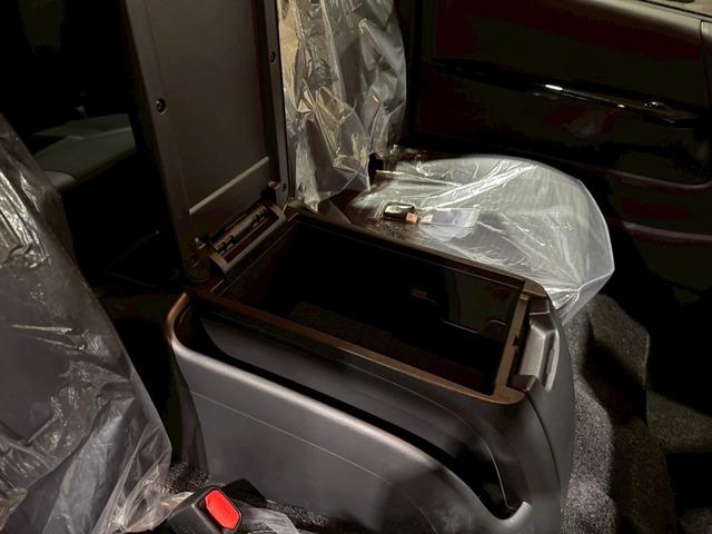 ハイエースバン ロングスーパーＧＬ　ダークプライムＳ　登録済未使用車　モデリスタエアロ　ＬＥＤヘッドライト　１５インチＡＷ　両側電動スライドドア　スマートキー　プッシュスターター　オートマチックハイビーム　レーンアシスト（12枚目）