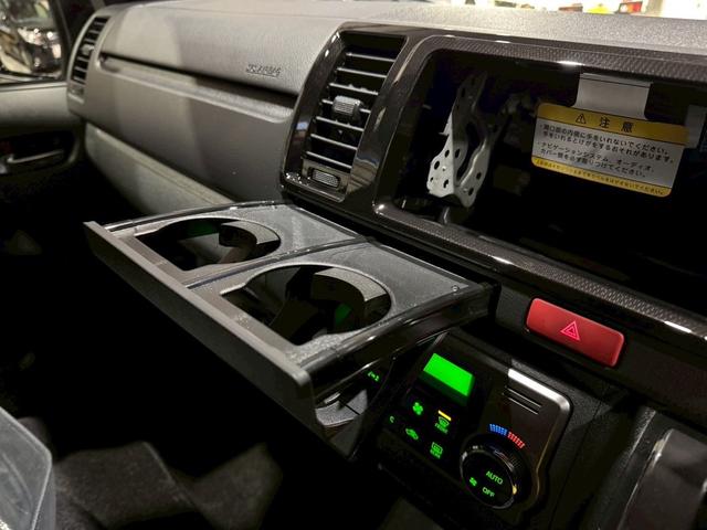 ハイエースバン ロングスーパーＧＬ　ダークプライムＳ　登録済未使用車　モデリスタエアロ　ＬＥＤヘッドライト　１５インチＡＷ　両側電動スライドドア　スマートキー　プッシュスターター　オートマチックハイビーム　レーンアシスト（16枚目）